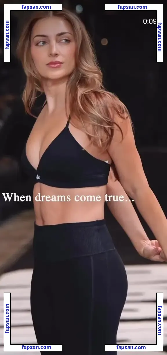 Emelia Hartford nude photo #0223 from OnlyFans