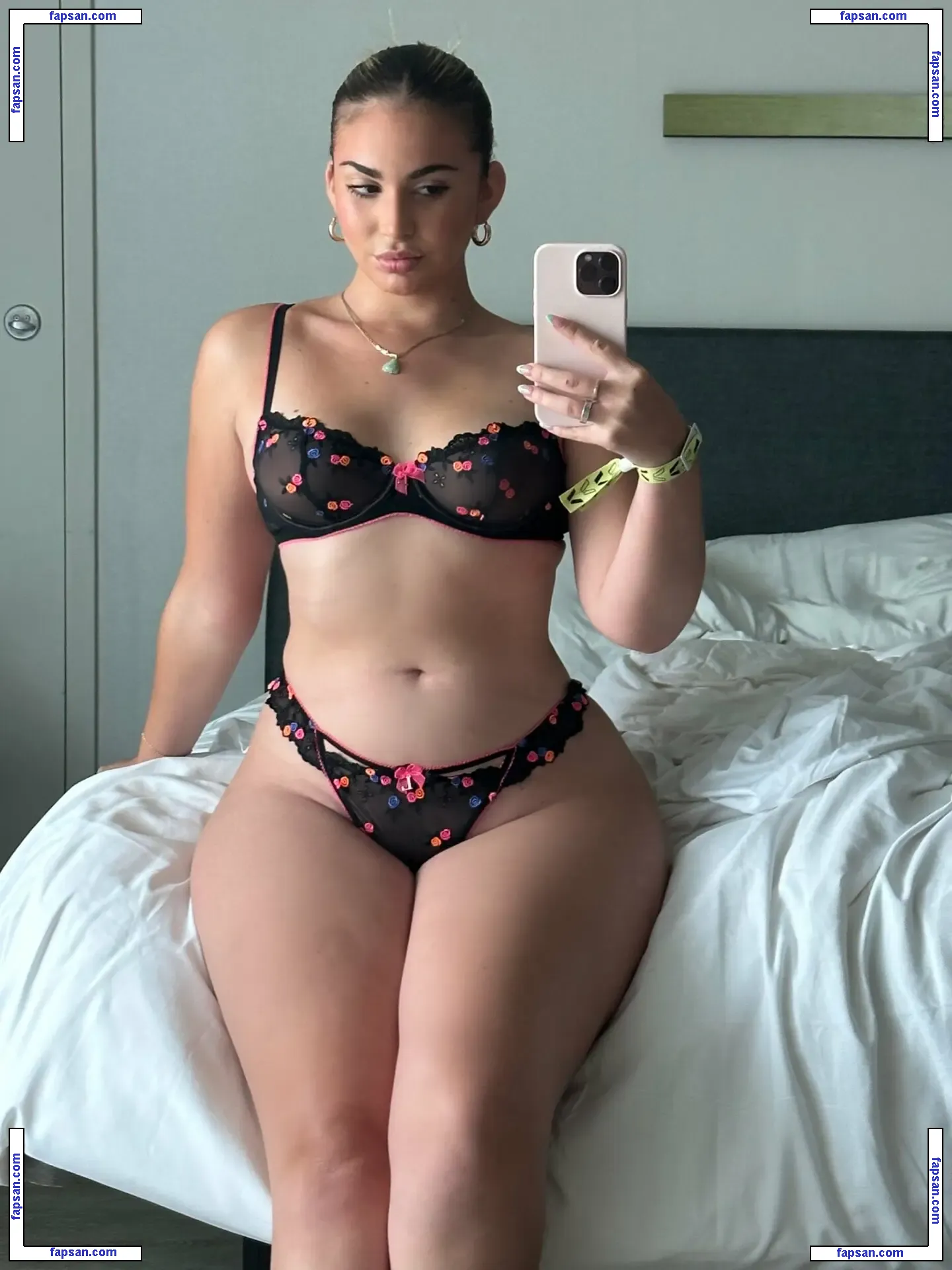 Emely Hernandez nude photo #0006 from OnlyFans