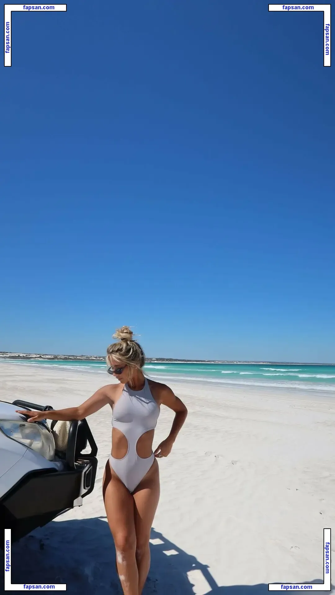 Emelyexo nude photo #0060 from OnlyFans