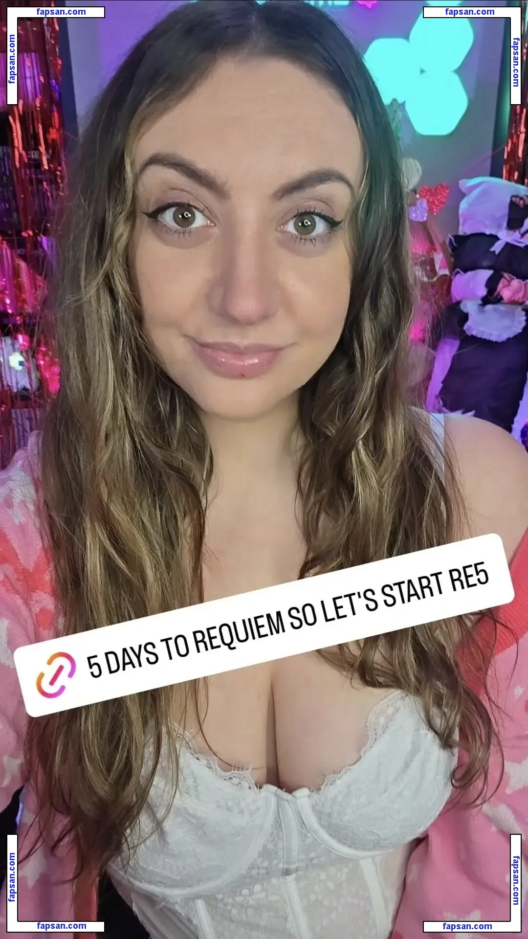 Emidivergent nude photo #0003 from OnlyFans