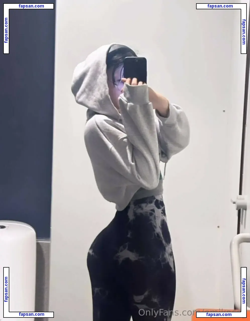 Emiko nude photo #0012 from OnlyFans