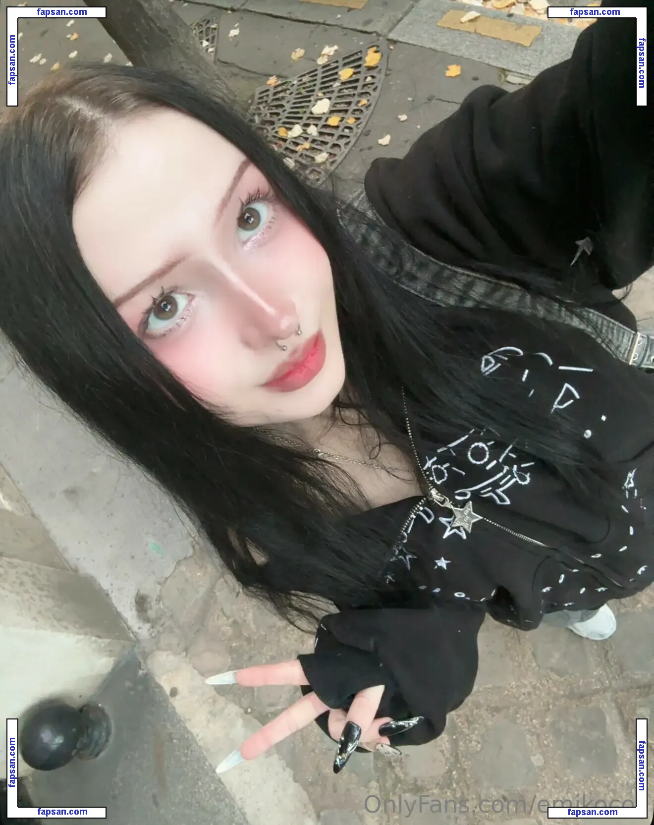 Emiko nude photo #0032 from OnlyFans