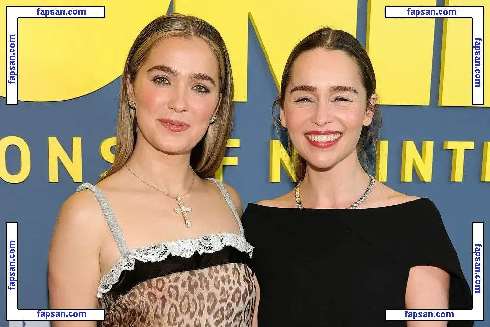 Emila Clarke голая фото #0005 с Онлифанс