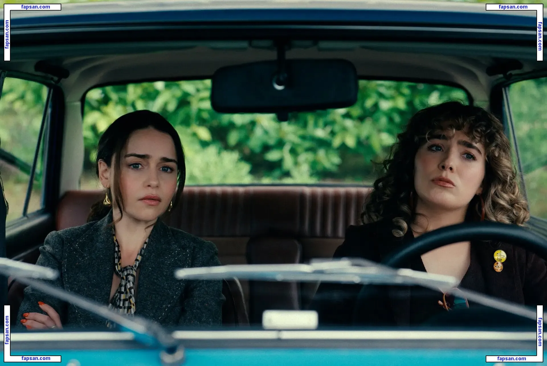 Emila Clarke голая фото #0006 с Онлифанс