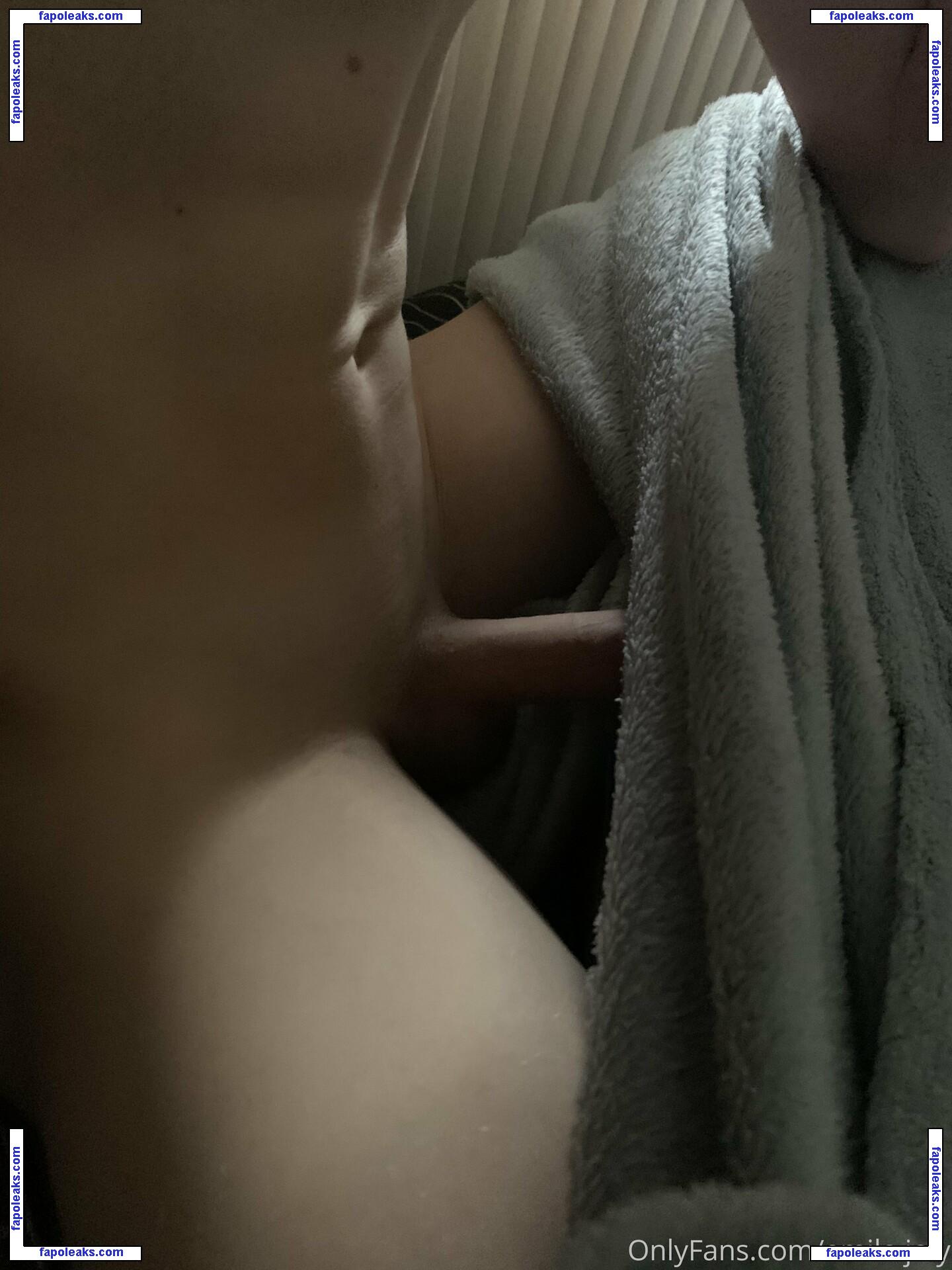 emile4you / emily4 nude photo #0026 from OnlyFans