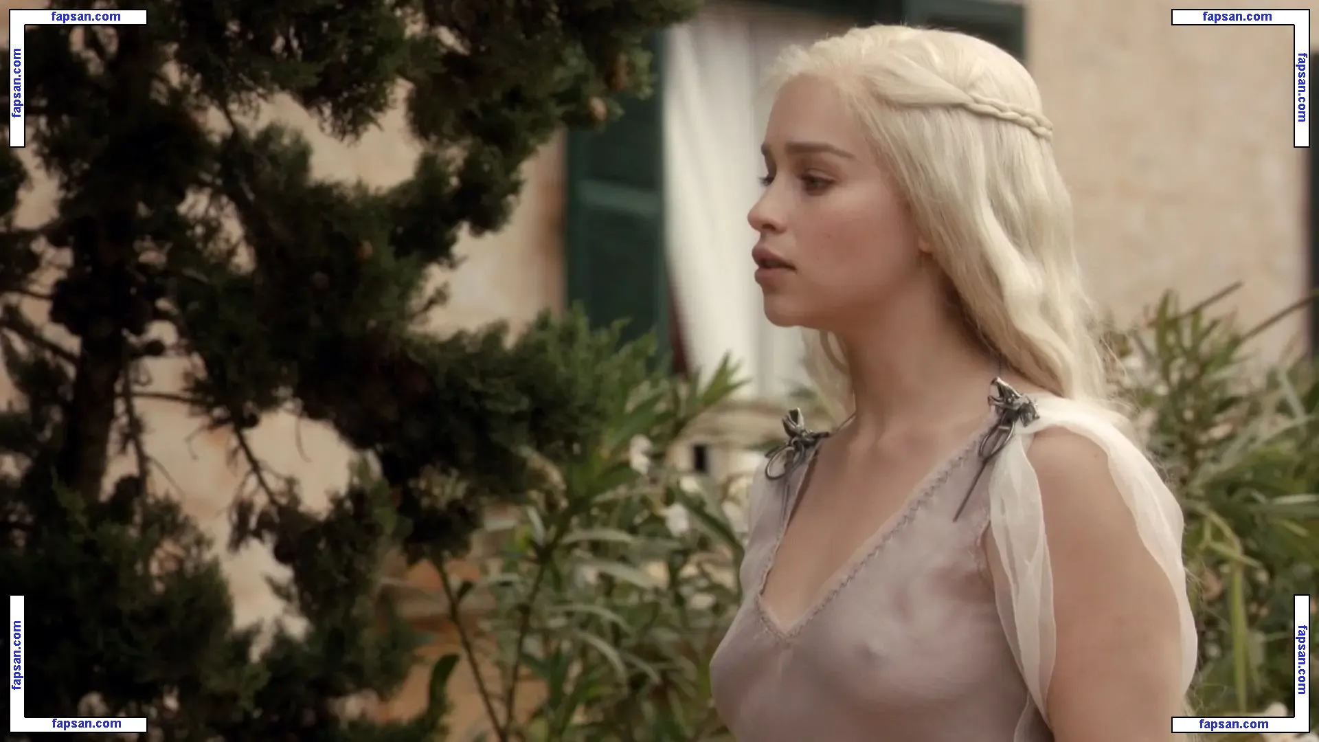 Emilia Clarke nude photo #0066 from OnlyFans