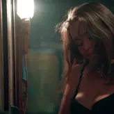 Emilia Clarke nude #0370