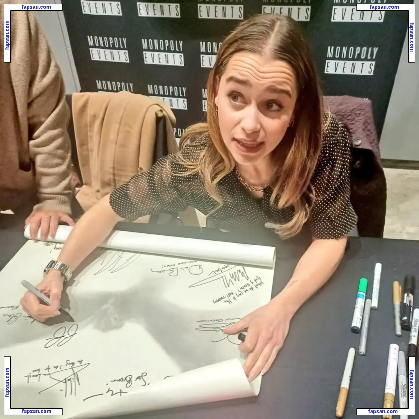 Emilia Clarke голая фото #1511 с Онлифанс