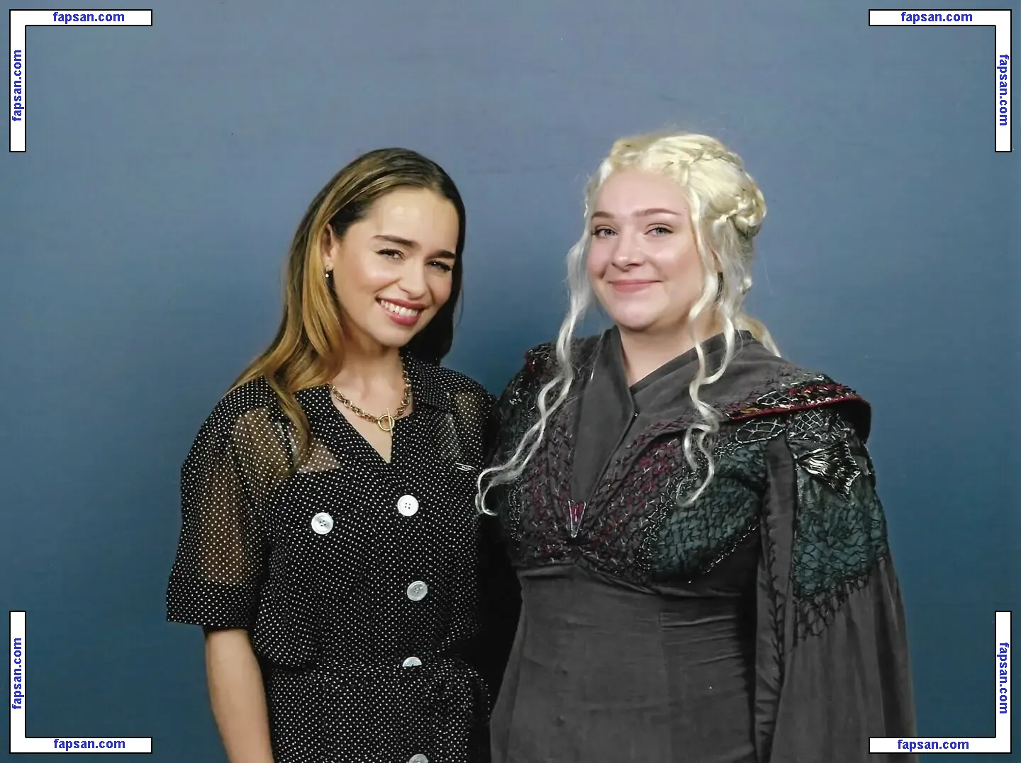 Emilia Clarke голая фото #1514 с Онлифанс