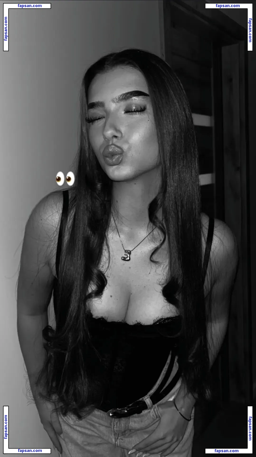 Emilia Wegrzynek голая фото #0035 с Онлифанс