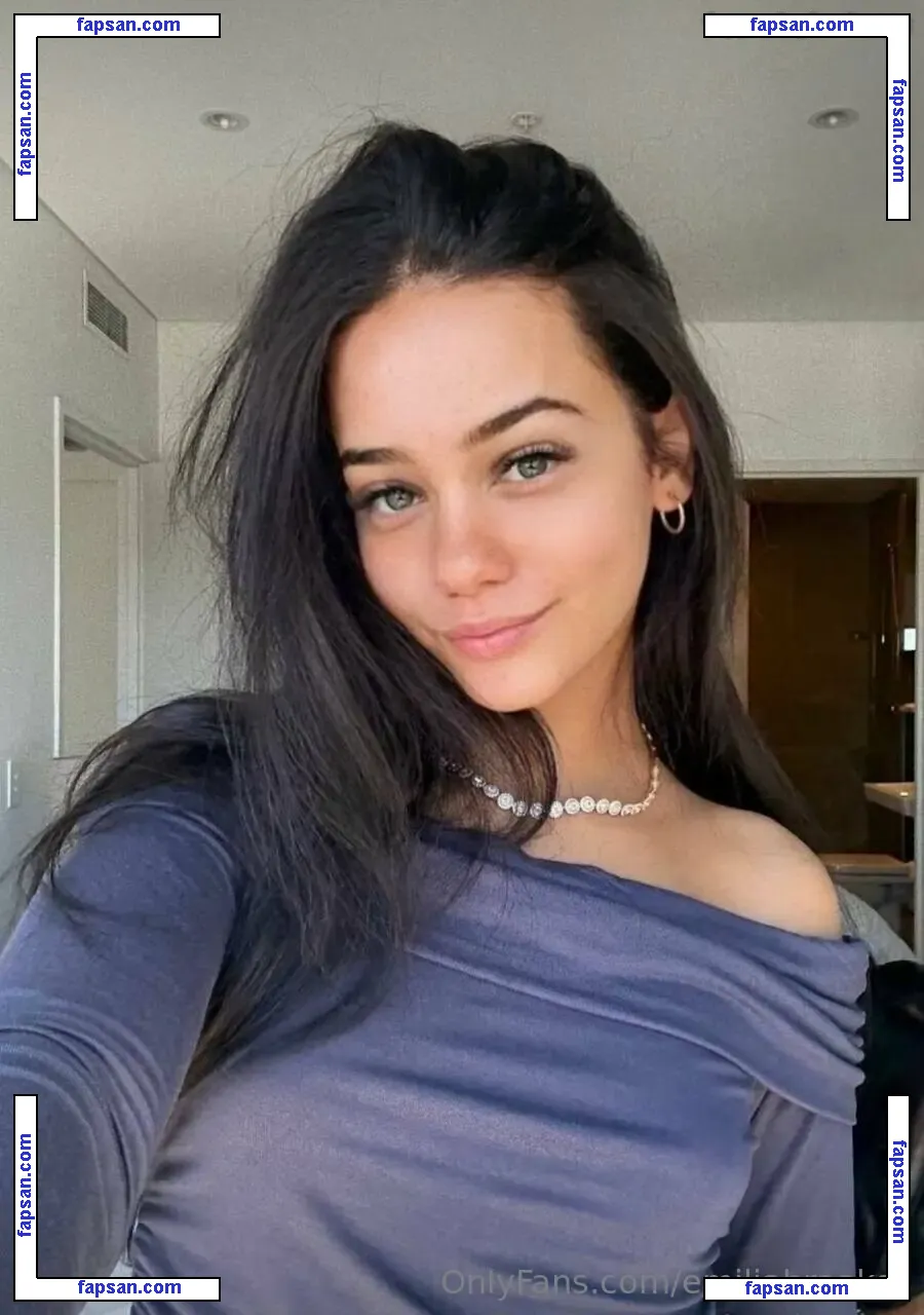 emiliabrookss nude photo #0014 from OnlyFans