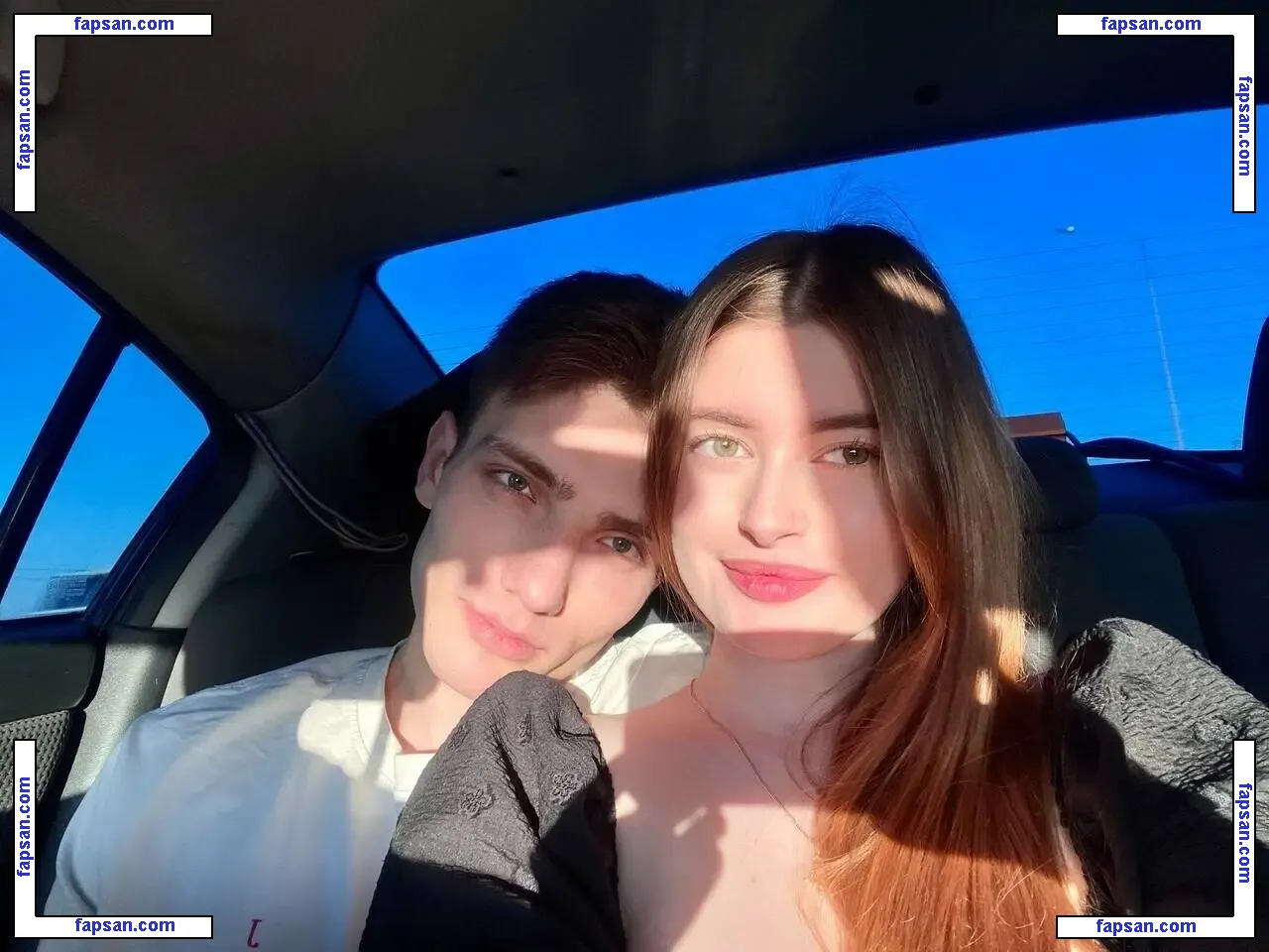 emiliacouple голая фото #0005 с Онлифанс