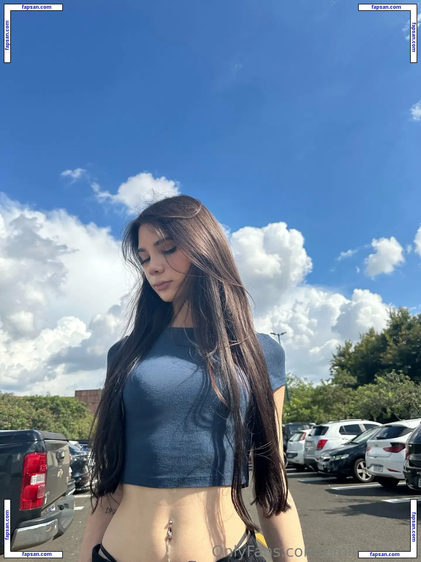 emilie.oficial nude photo #0004 from OnlyFans