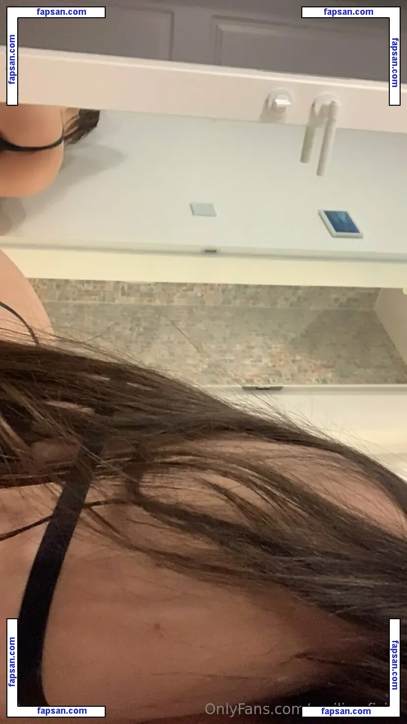 emilie.oficial nude photo #0013 from OnlyFans