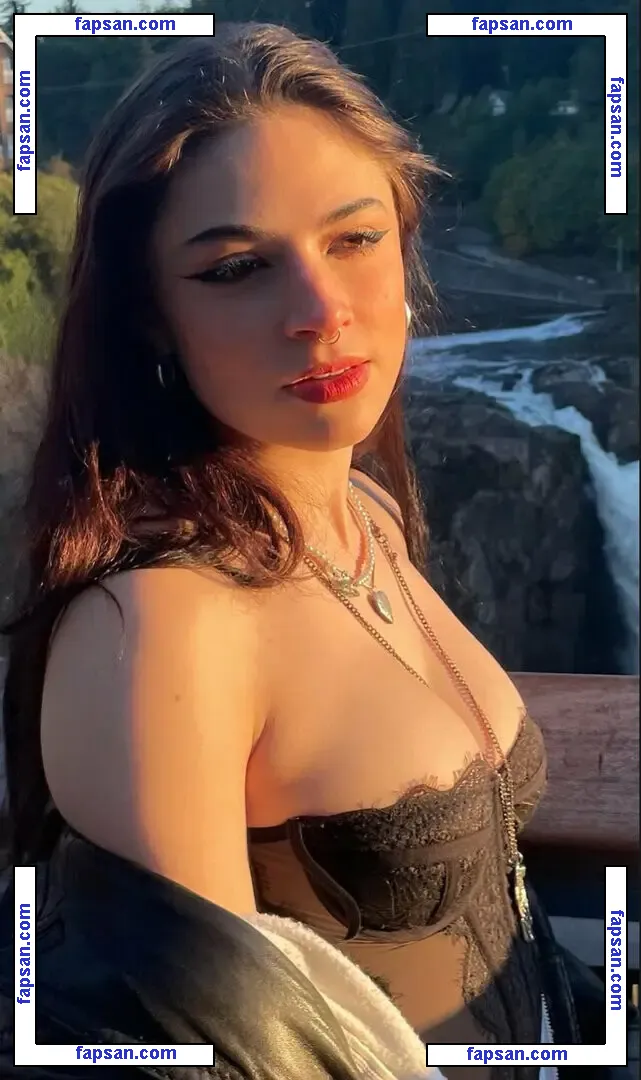 Emilie Schaefer голая фото #0001 с Онлифанс