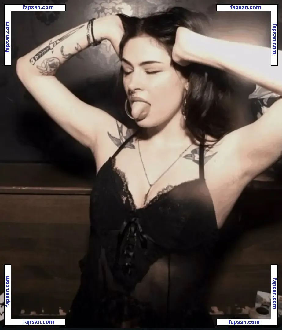 Emilie Schaefer голая фото #0005 с Онлифанс