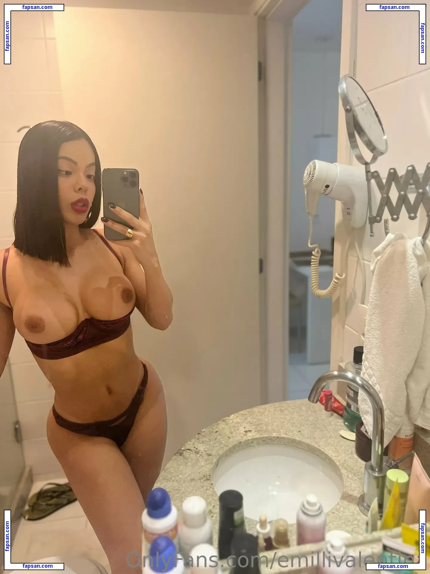 emillivalentina nude photo #0011 from OnlyFans