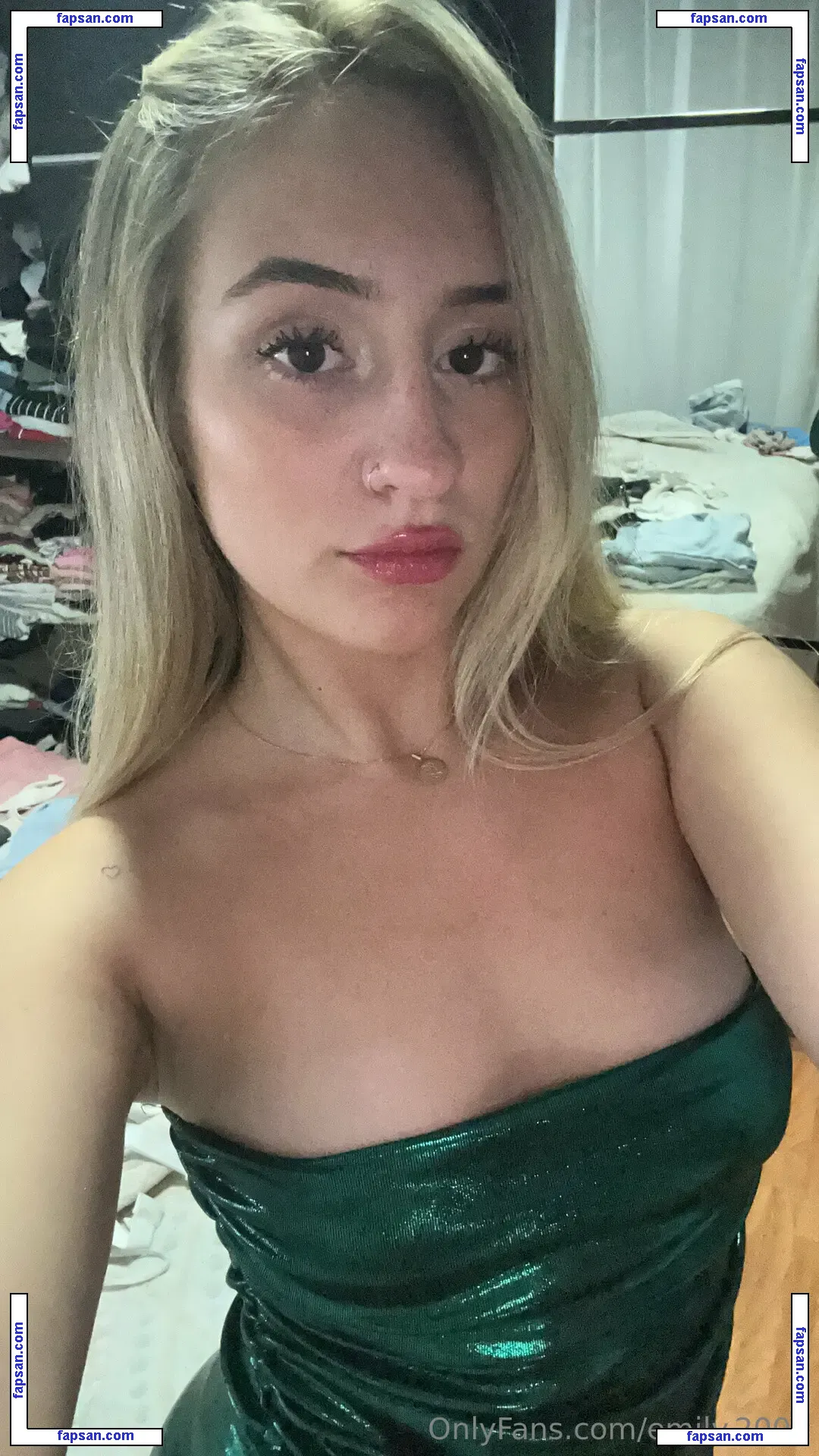 emily.2006 nude photo #0009 from OnlyFans