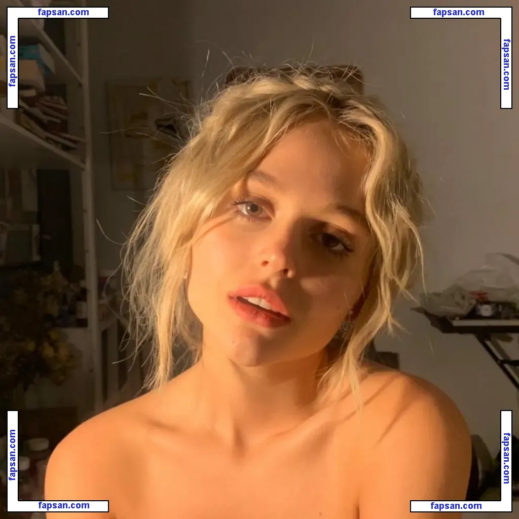 Emily Alyn Lind голая фото #0125 с Онлифанс