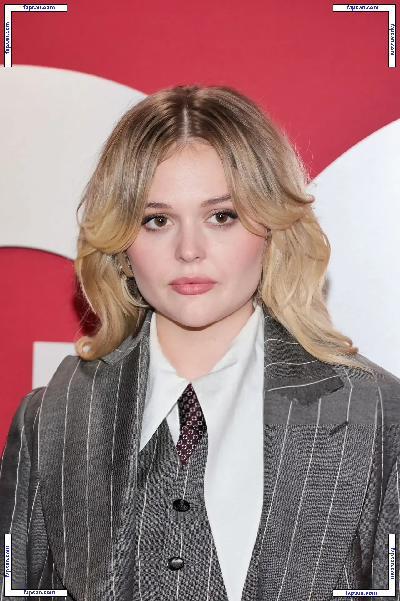 Emily Alyn Lind голая фото #0153 с Онлифанс