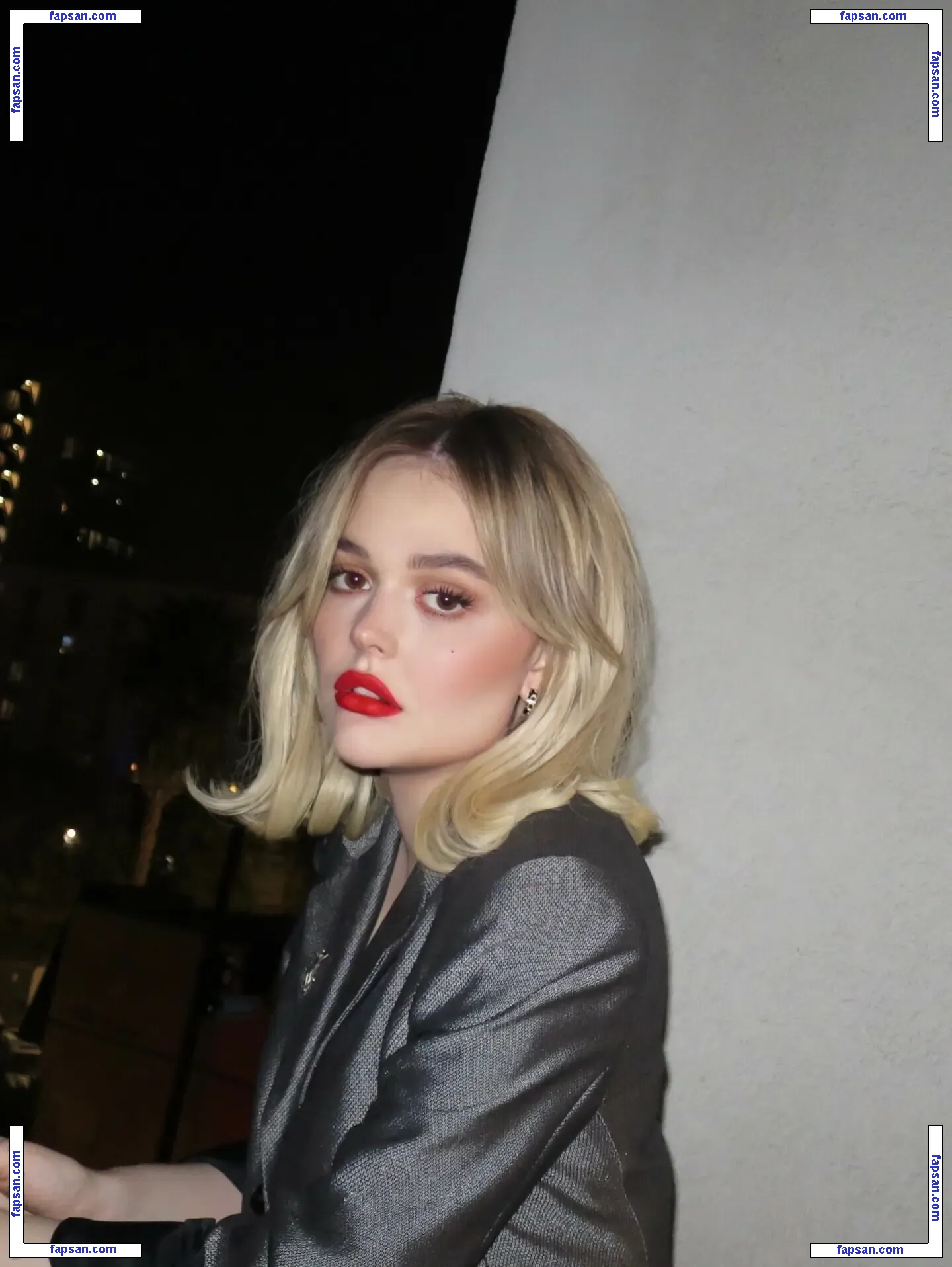 Emily Alyn Lind голая фото #0170 с Онлифанс