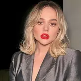 Emily Alyn Lind голая #0168