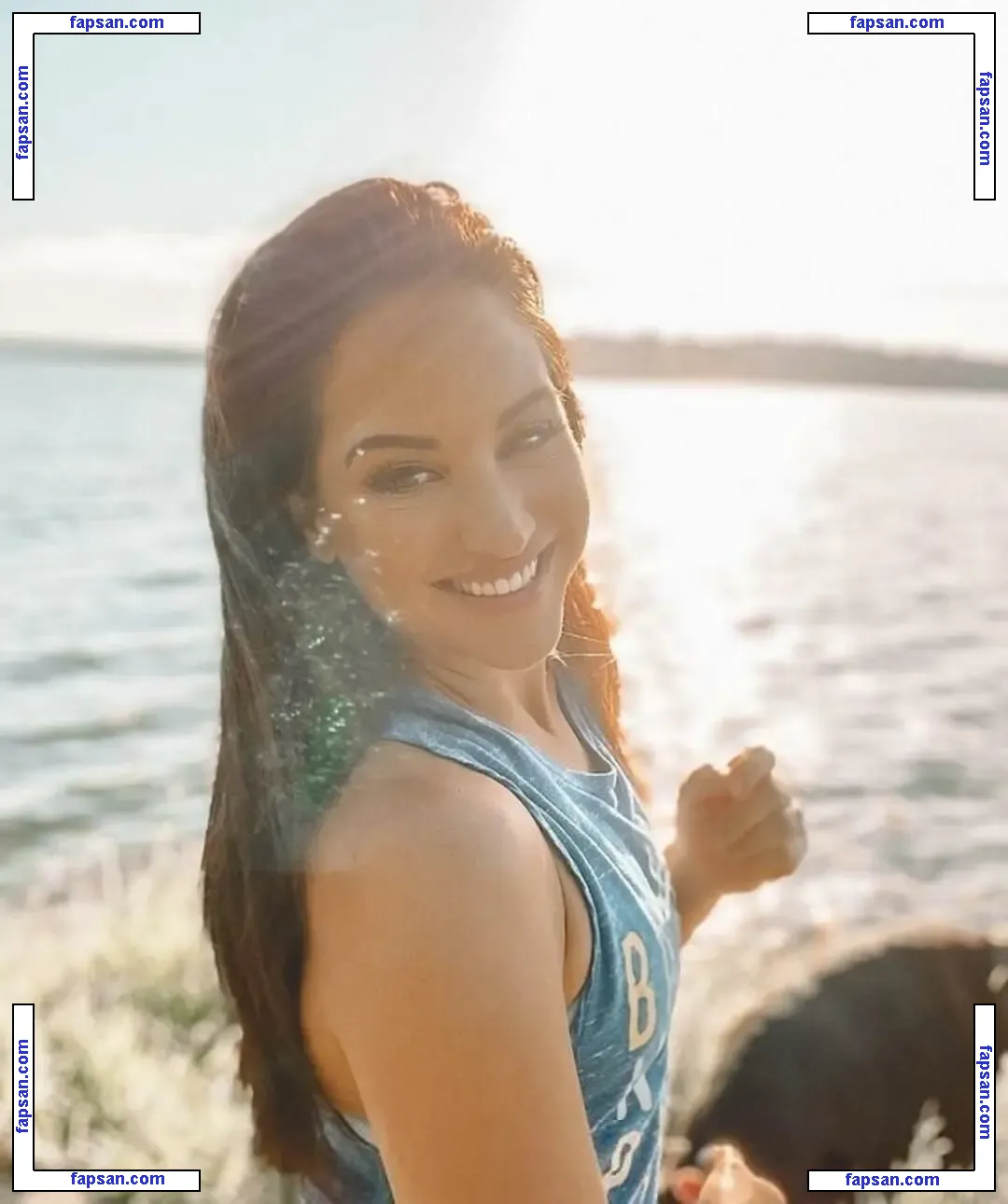 Emily Compagno голая фото #0004 с Онлифанс