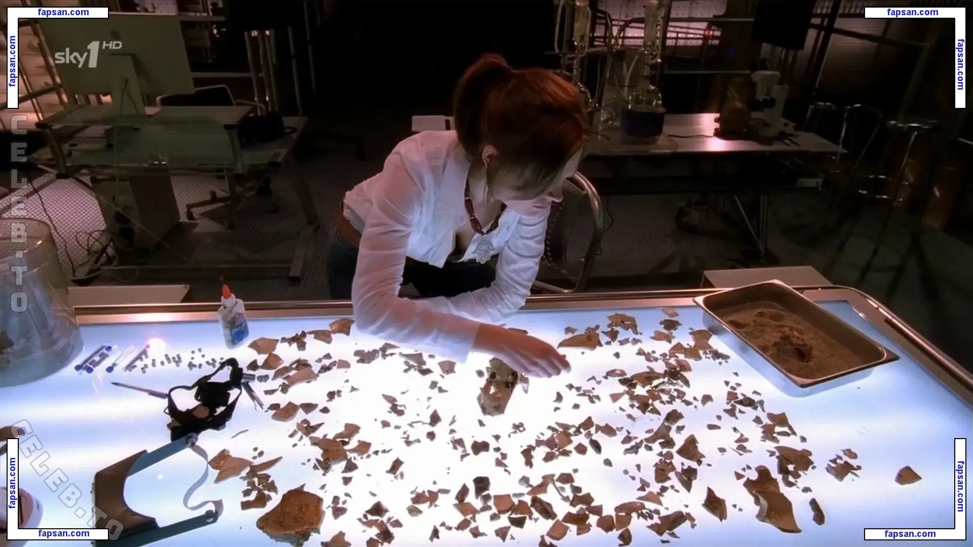 Emily Deschanel голая фото #0037 с Онлифанс