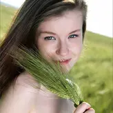 Emily Field голая #0001