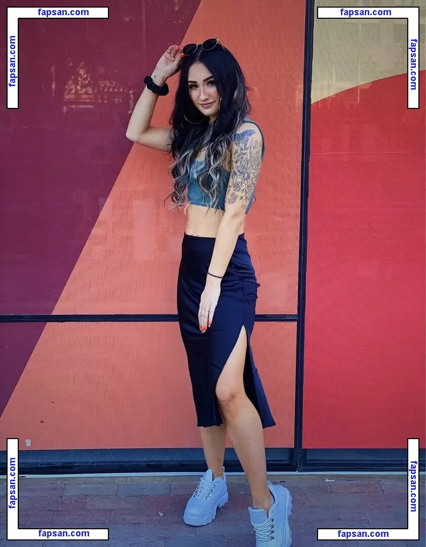 emily.icx nude photo #0009 from OnlyFans