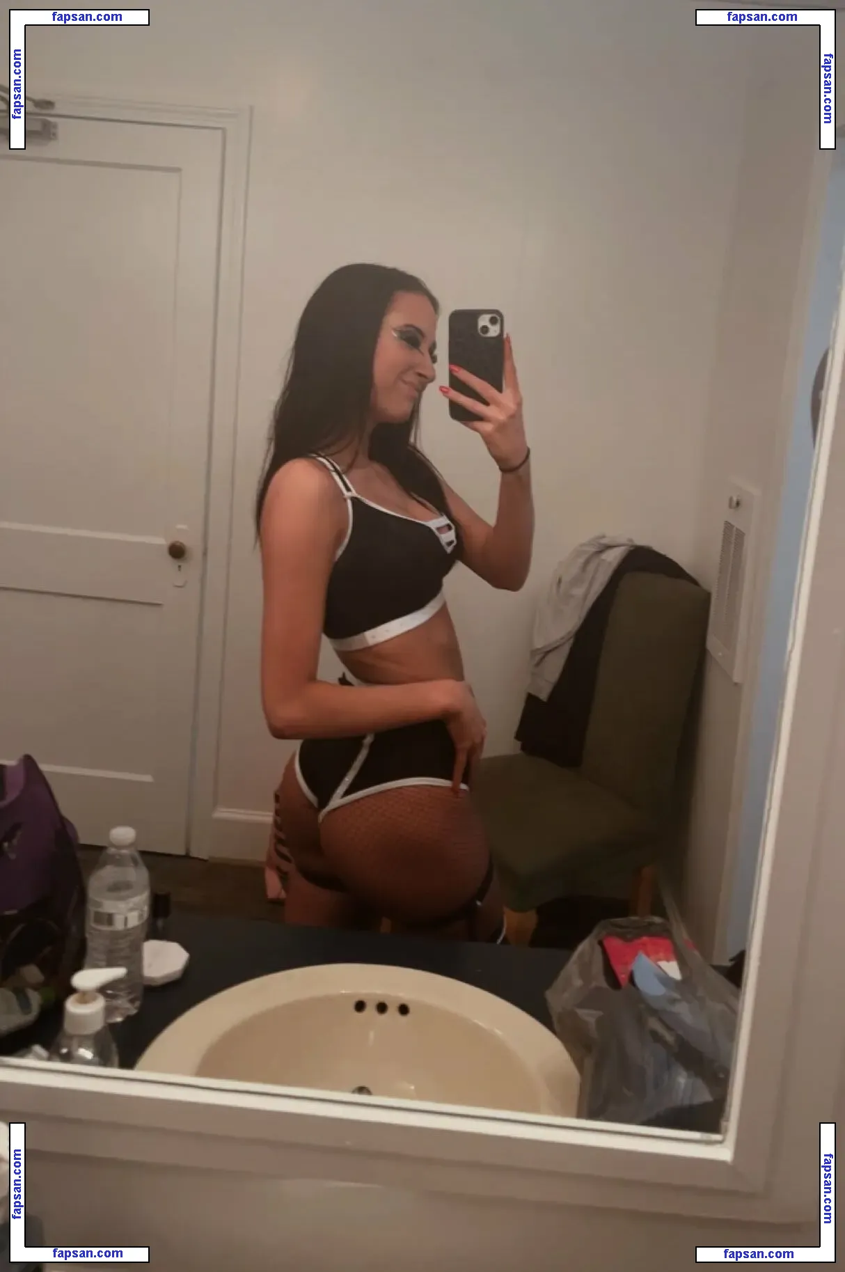 Emily Jaye nude photo #0023 from OnlyFans