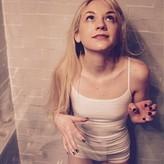 Emily Kinney голая #0028