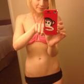 Emily Kinney голая #0031