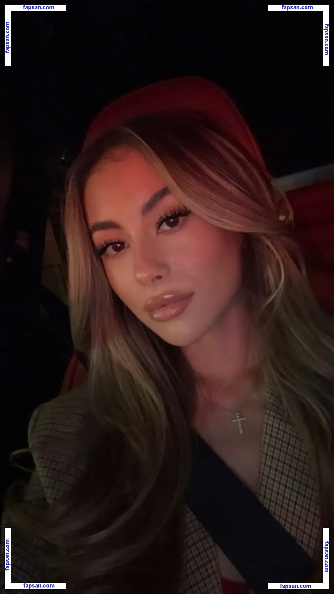 Emily Landon голая фото #0006 с Онлифанс