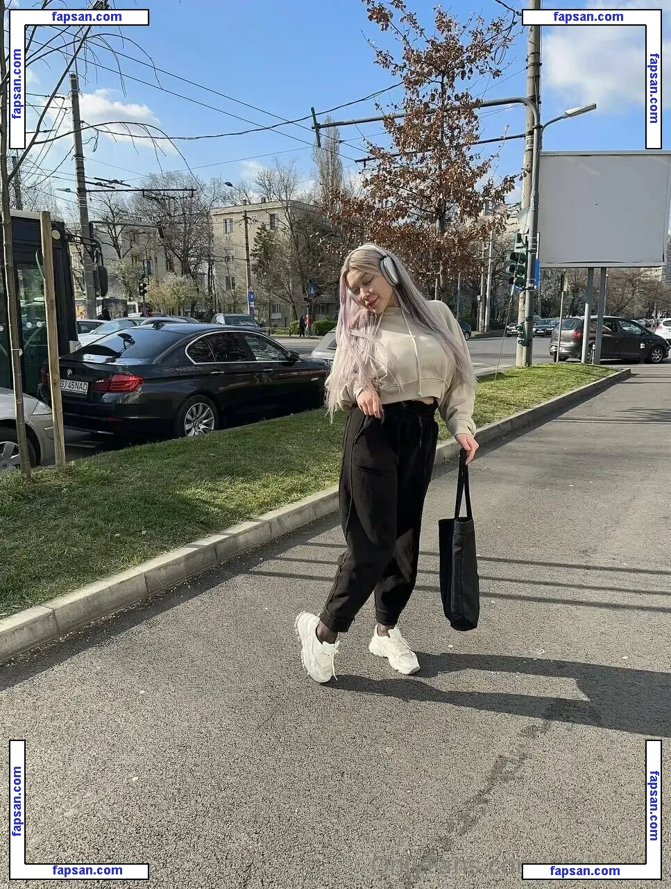 emily_lyy nude photo #0075 from OnlyFans