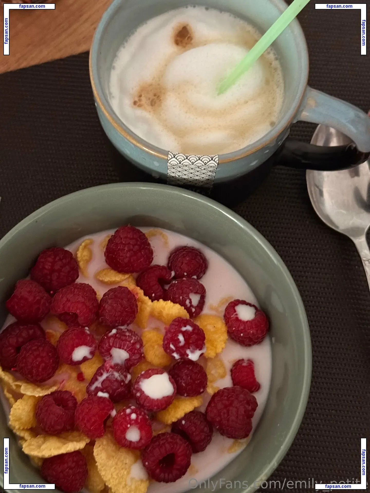 emily_petite nude photo #0005 from OnlyFans