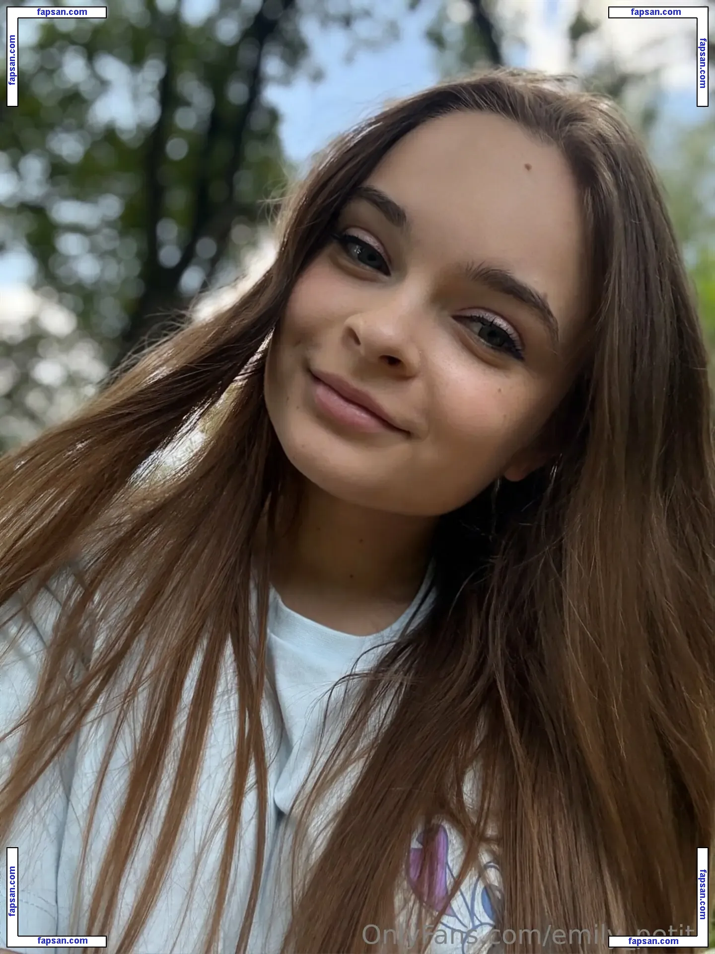 emily_petite nude photo #0007 from OnlyFans