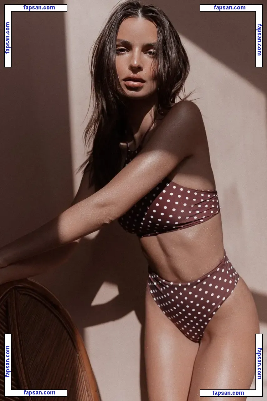 Emily Ratajkowski голая фото #0259 с Онлифанс