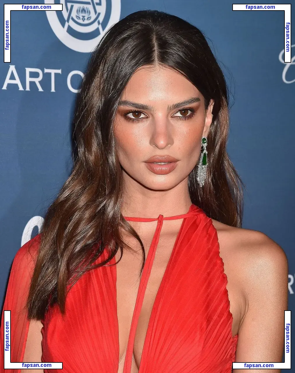 Emily Ratajkowski голая фото #0301 с Онлифанс
