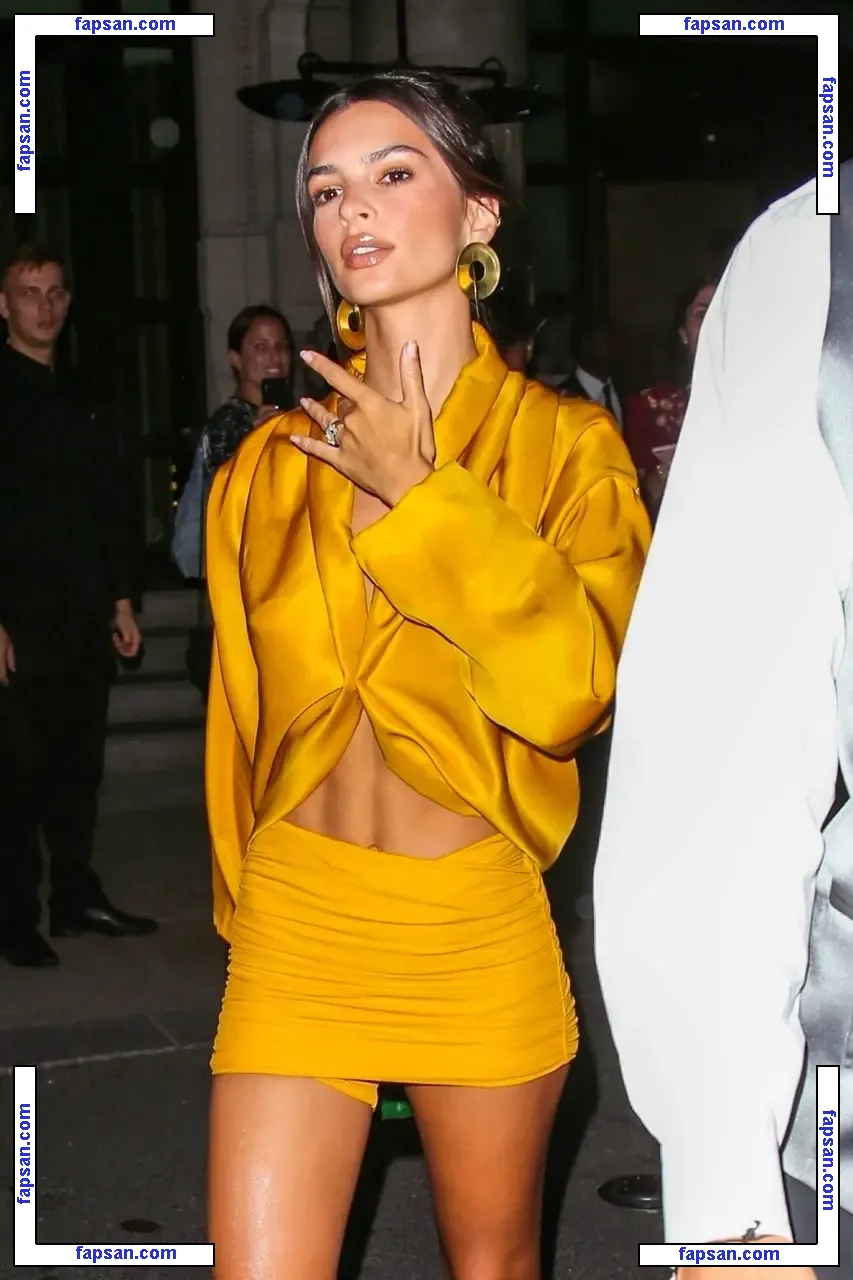 Emily Ratajkowski nude photo #0855 from OnlyFans