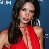 Emily Ratajkowski голая #0327