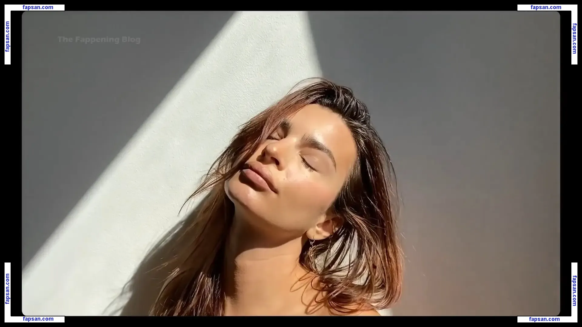 Emily Ratajkowski голая фото #9582 с Онлифанс
