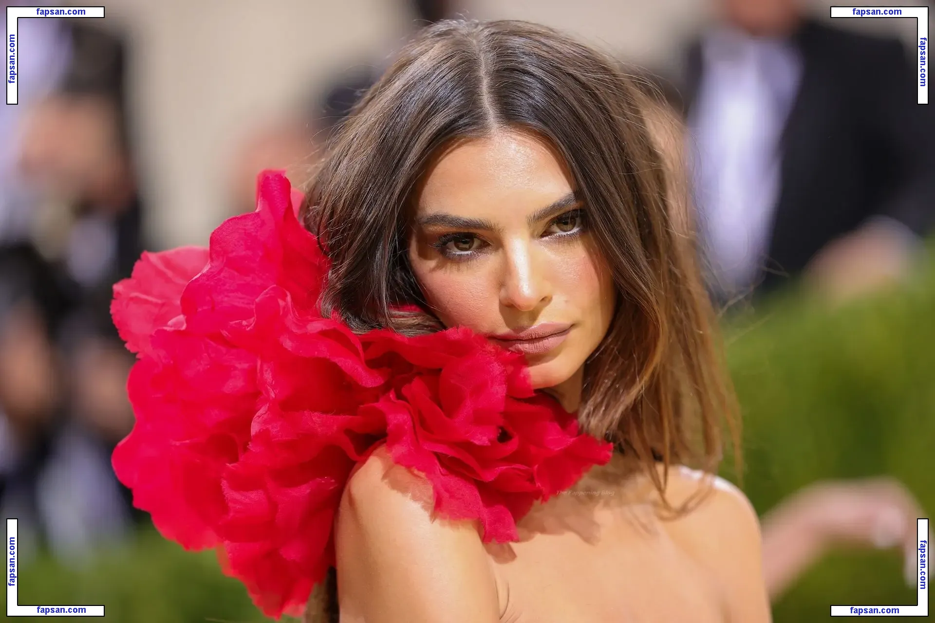 Emily Ratajkowski голая фото #10792 с Онлифанс