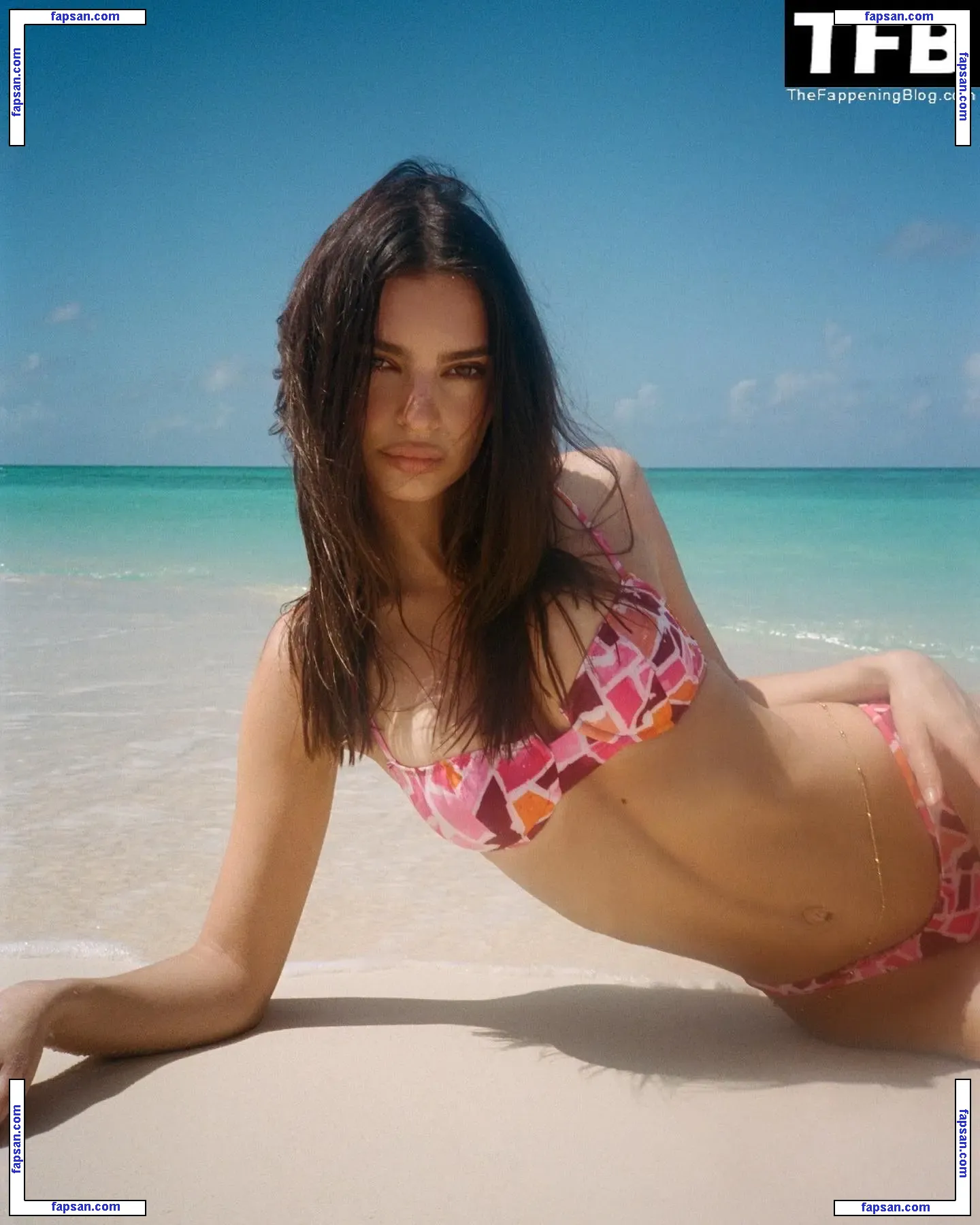 Emily Ratajkowski голая фото #11185 с Онлифанс