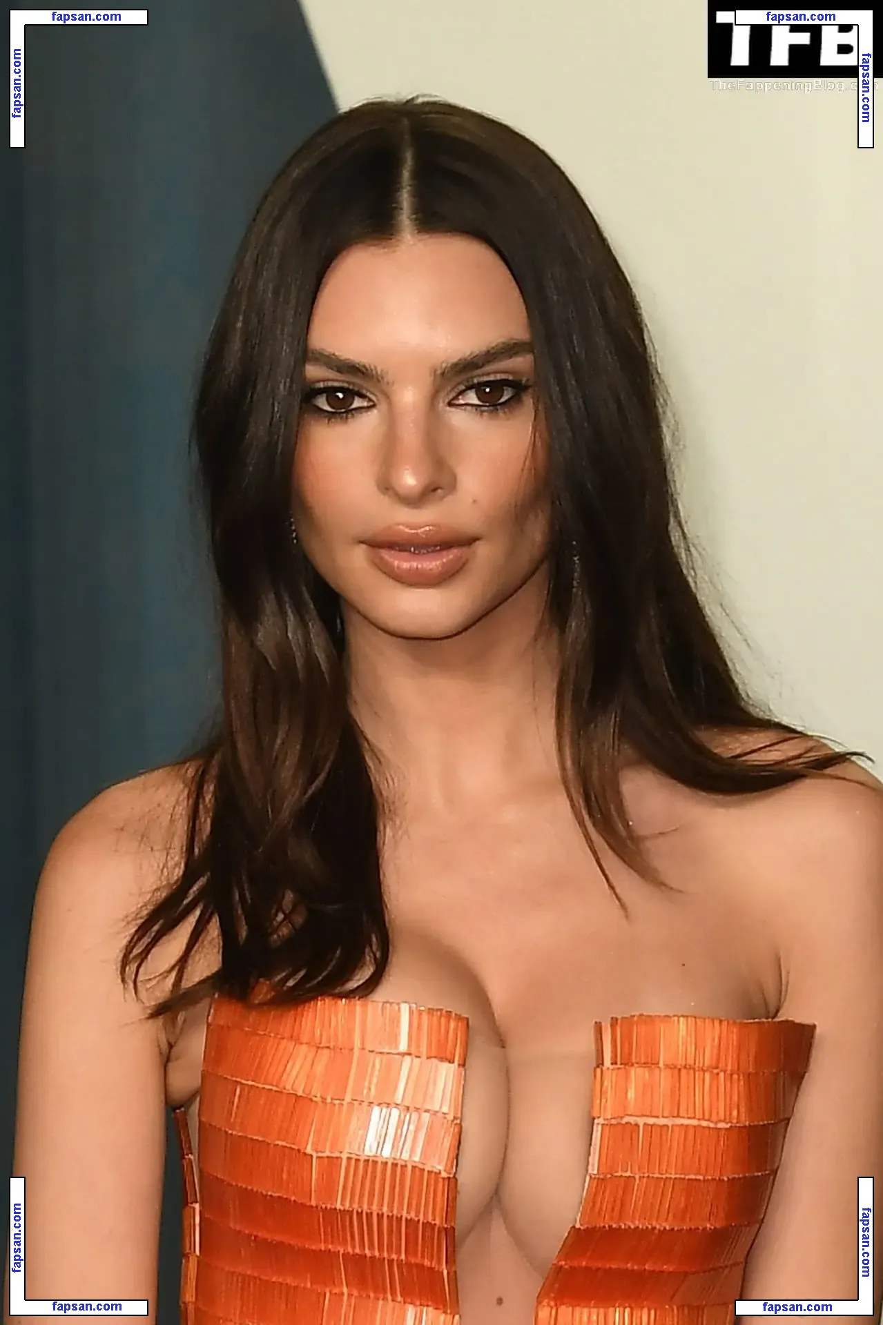 Emily Ratajkowski голая фото #11287 с Онлифанс