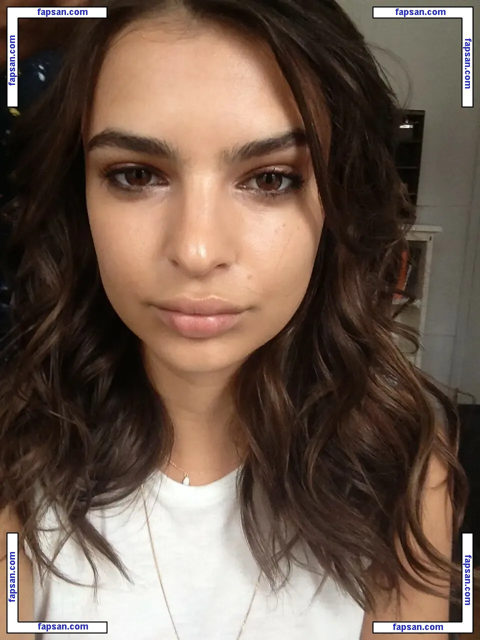 Emily Ratajkowski голая фото #12075 с Онлифанс