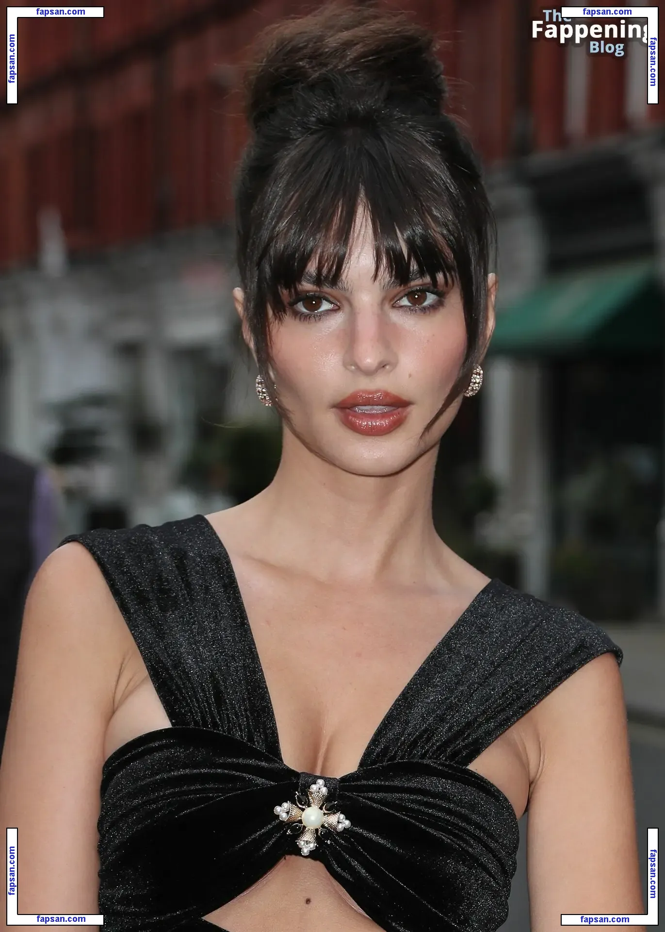 Emily Ratajkowski голая фото #14487 с Онлифанс