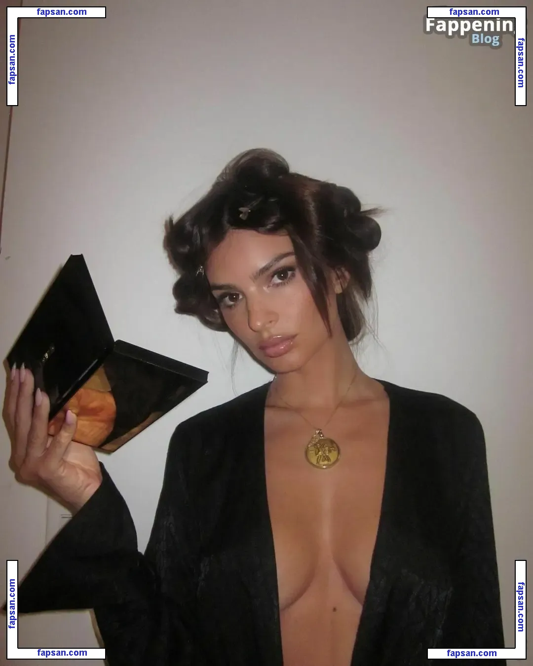 Emily Ratajkowski голая фото #15536 с Онлифанс