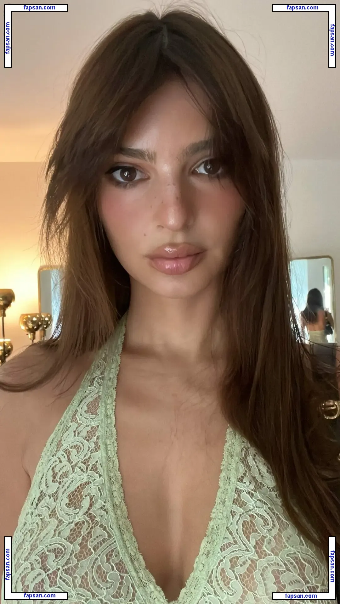 Emily Ratajkowski голая фото #15837 с Онлифанс