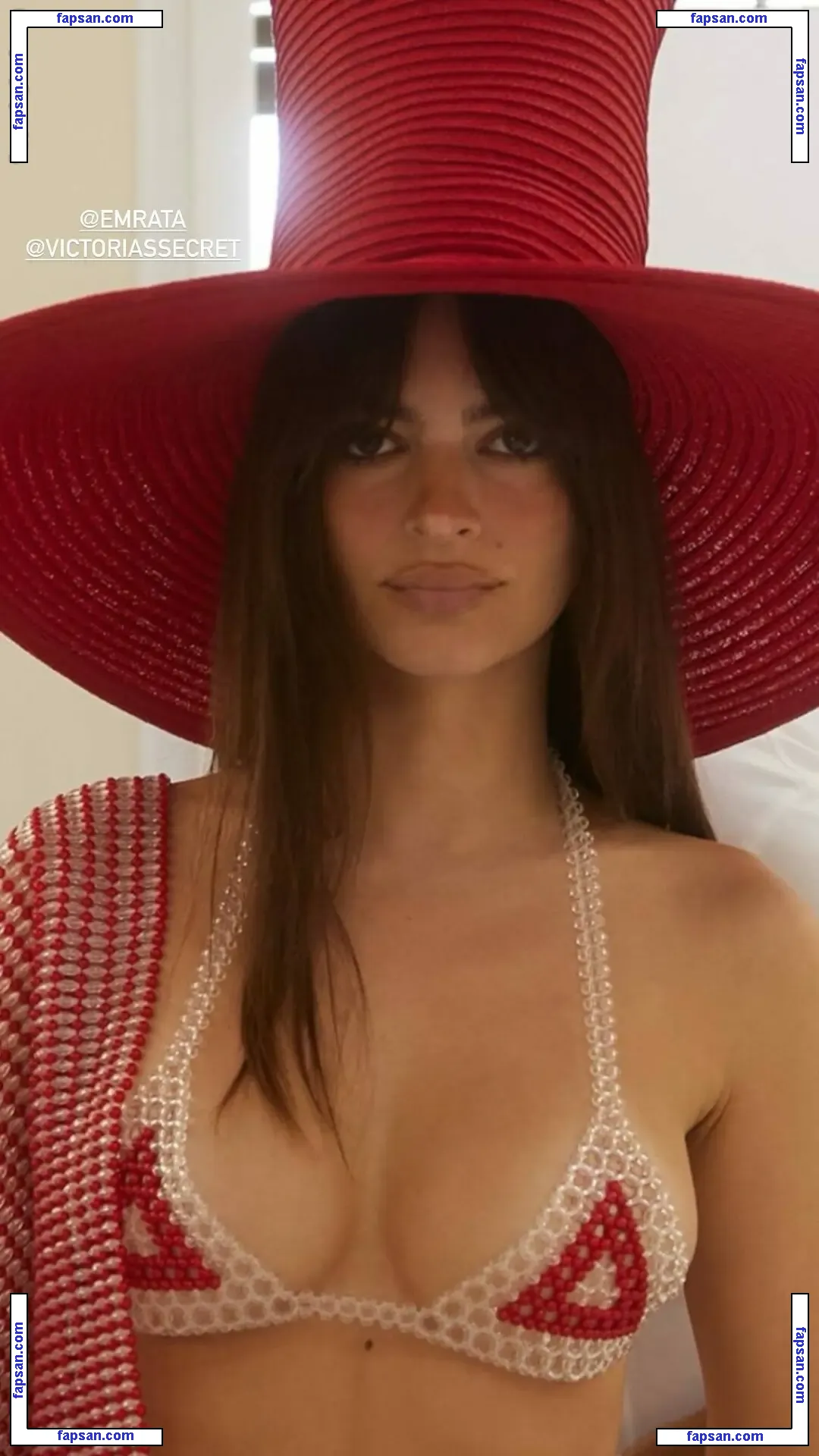 Emily Ratajkowski голая фото #15979 с Онлифанс